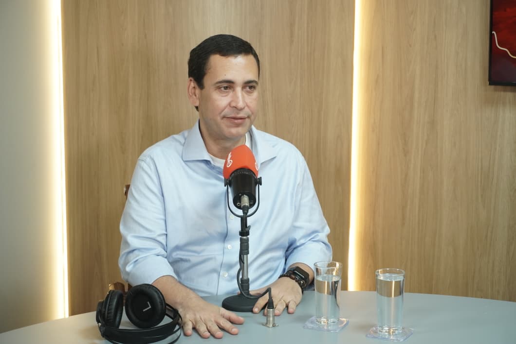 Éden Valadares critica Flávio Bolsonaro por não abrir sigilos