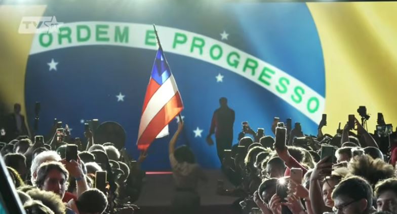 Convenção do PT inicia com bandeira da Bahia em destaque