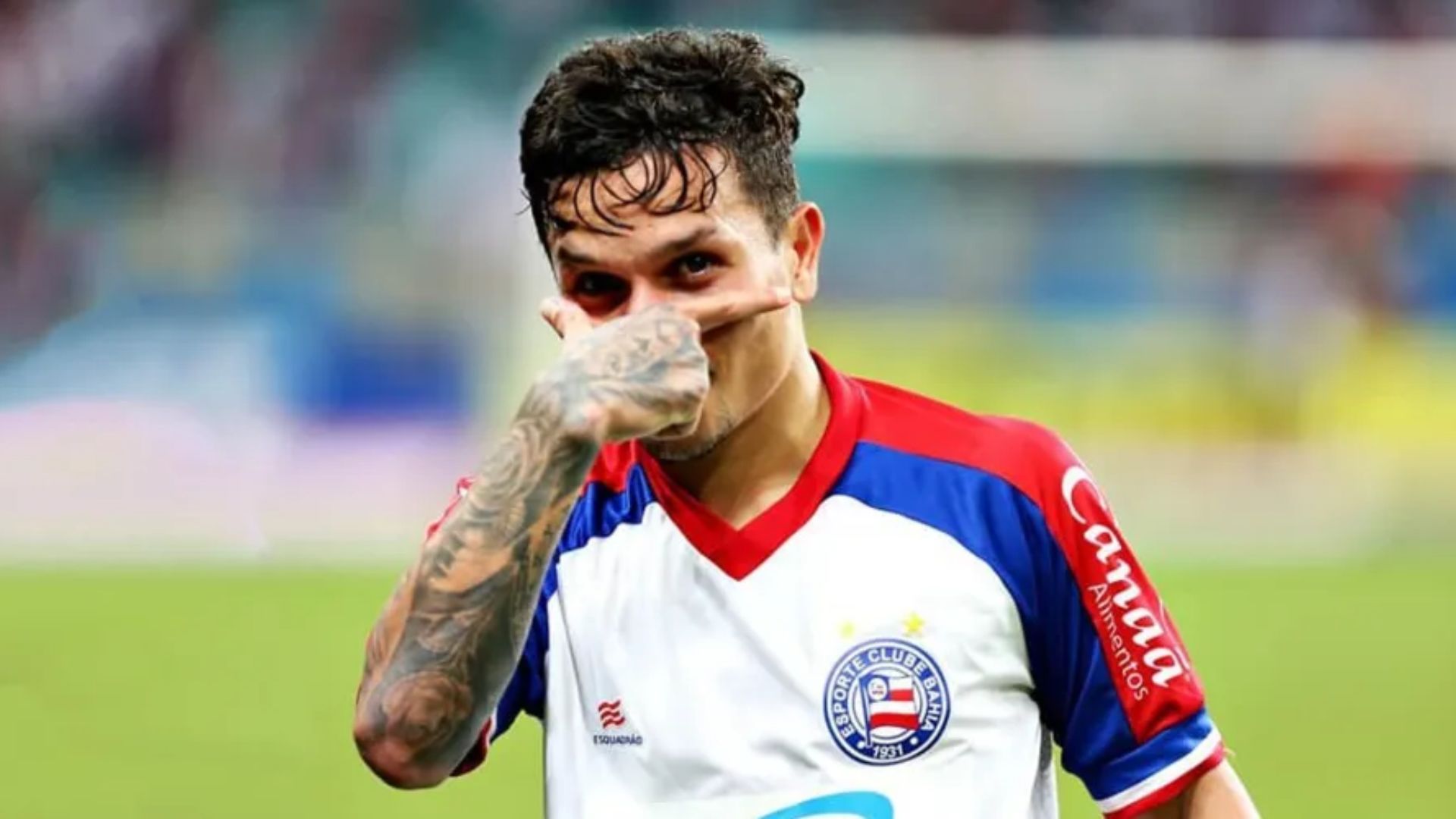 Artur encerra jejum de gols e brilha em vitória do São Paulo
