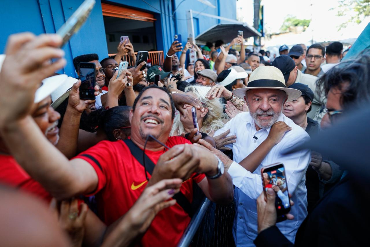 Lula realiza seu primeiro ato de rua da campanha eleitoral em Salvador