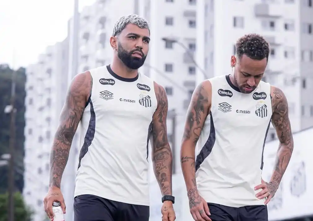 Imagem de Gabigol se distancia de confusão gerada por Neymar