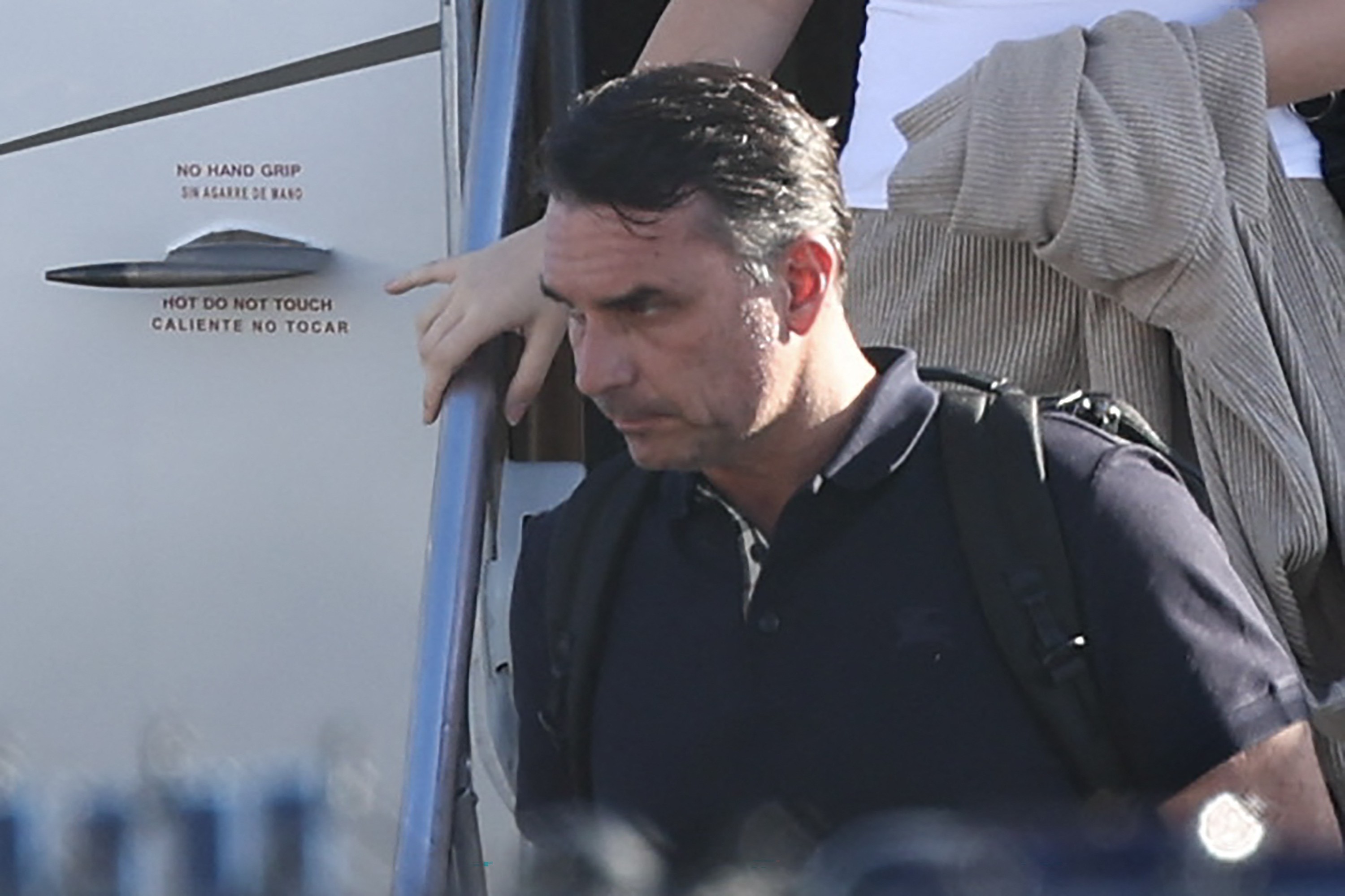 Consequências da fuga de Flávio Bolsonaro para os EUA em relação a inquéritos no STF