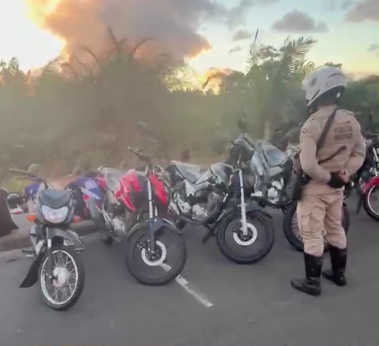 Polícia apreende 14 motocicletas em evento clandestino em Salvador