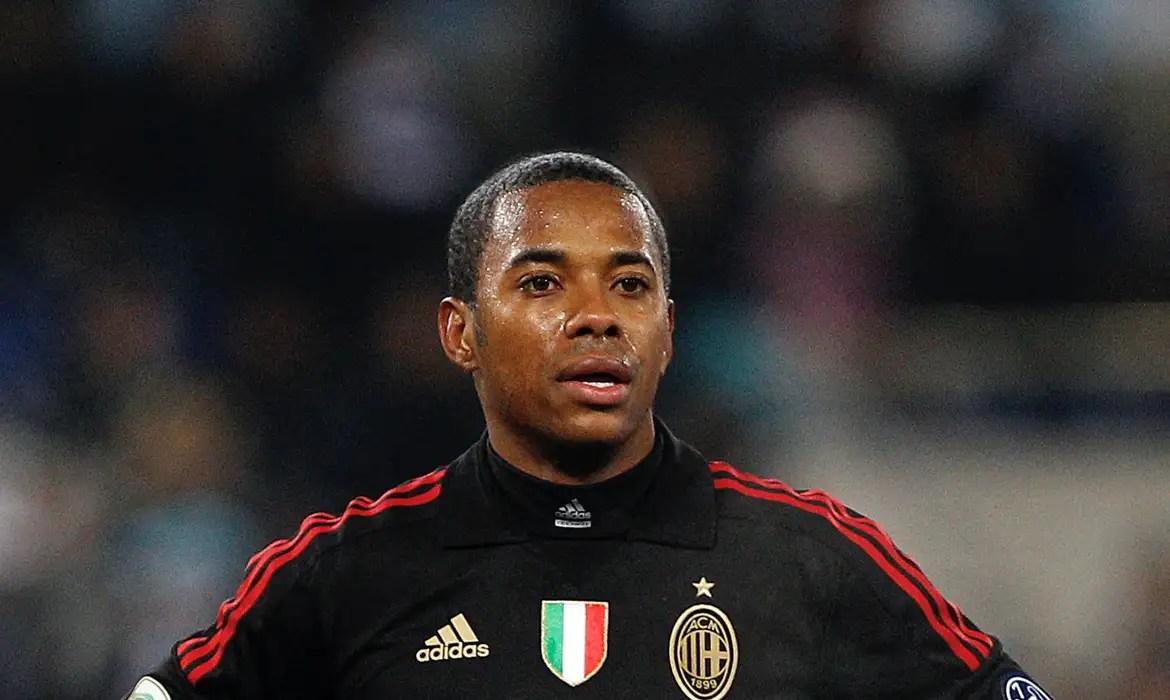 Defesa de Robinho solicita progressão para regime semiaberto ao STF