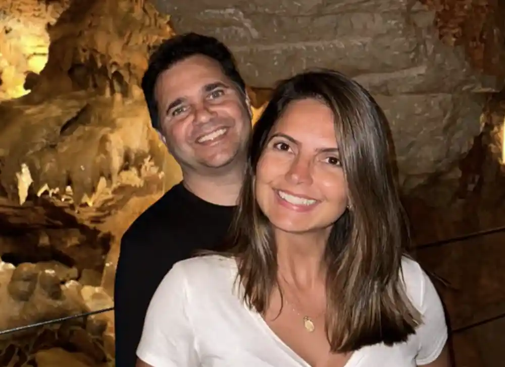 Viúva de político morto por policiais faz tributo emocionante nas redes sociais