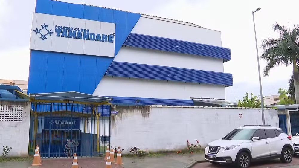 Alunos buscam atendimento médico após compartilhamento de lancetas em feira científica no Rio