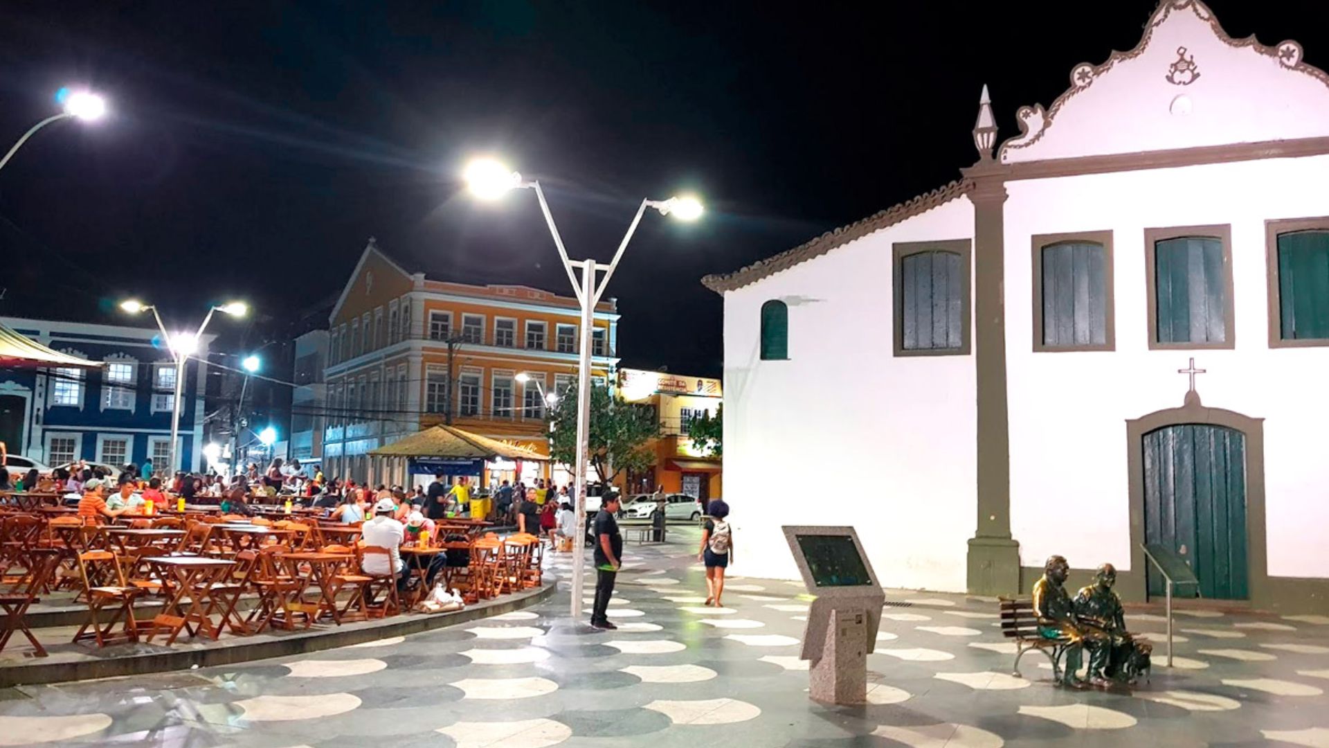 Estupro e assalto marcam a noite na praia do Rio Vermelho