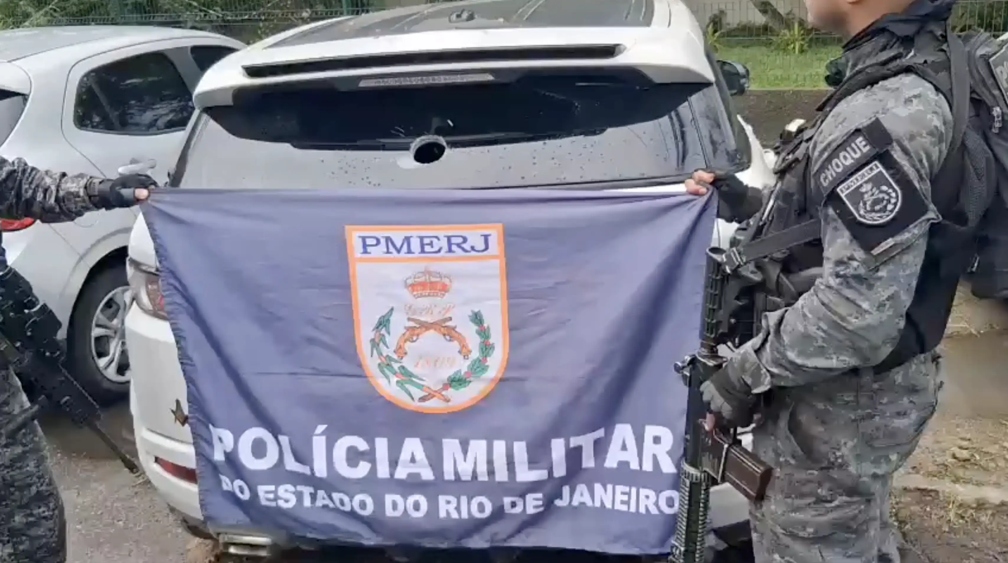Imagem de Veículo blindado é apreendido em operação policial no Rio