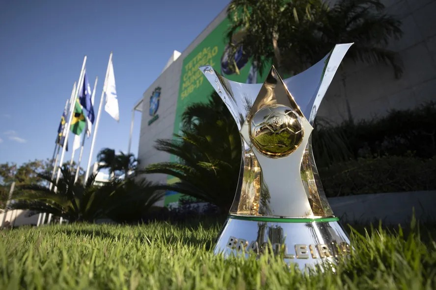 Clubes aprovam redução de jogadores estrangeiros no Brasileirão; Bahia é contra