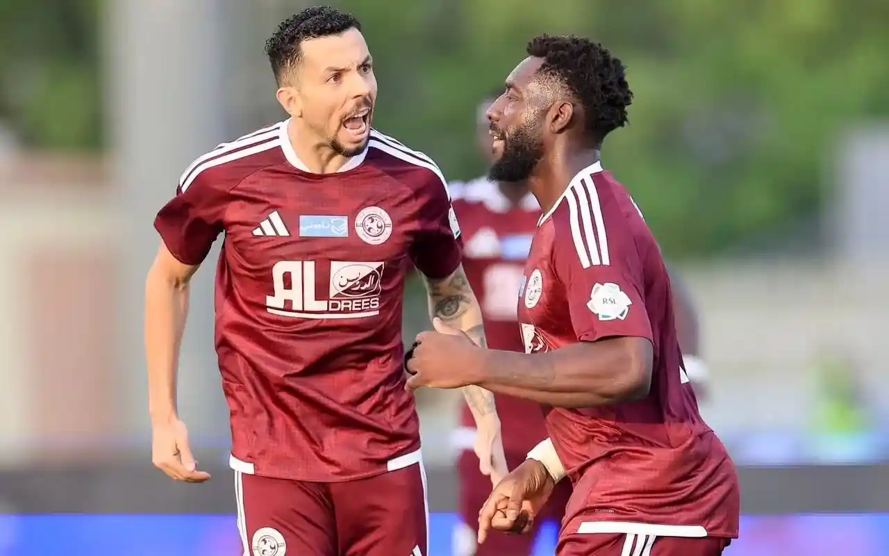 Flávio Medeiros brilha em vitória do Al Faisaly na Liga Saudita