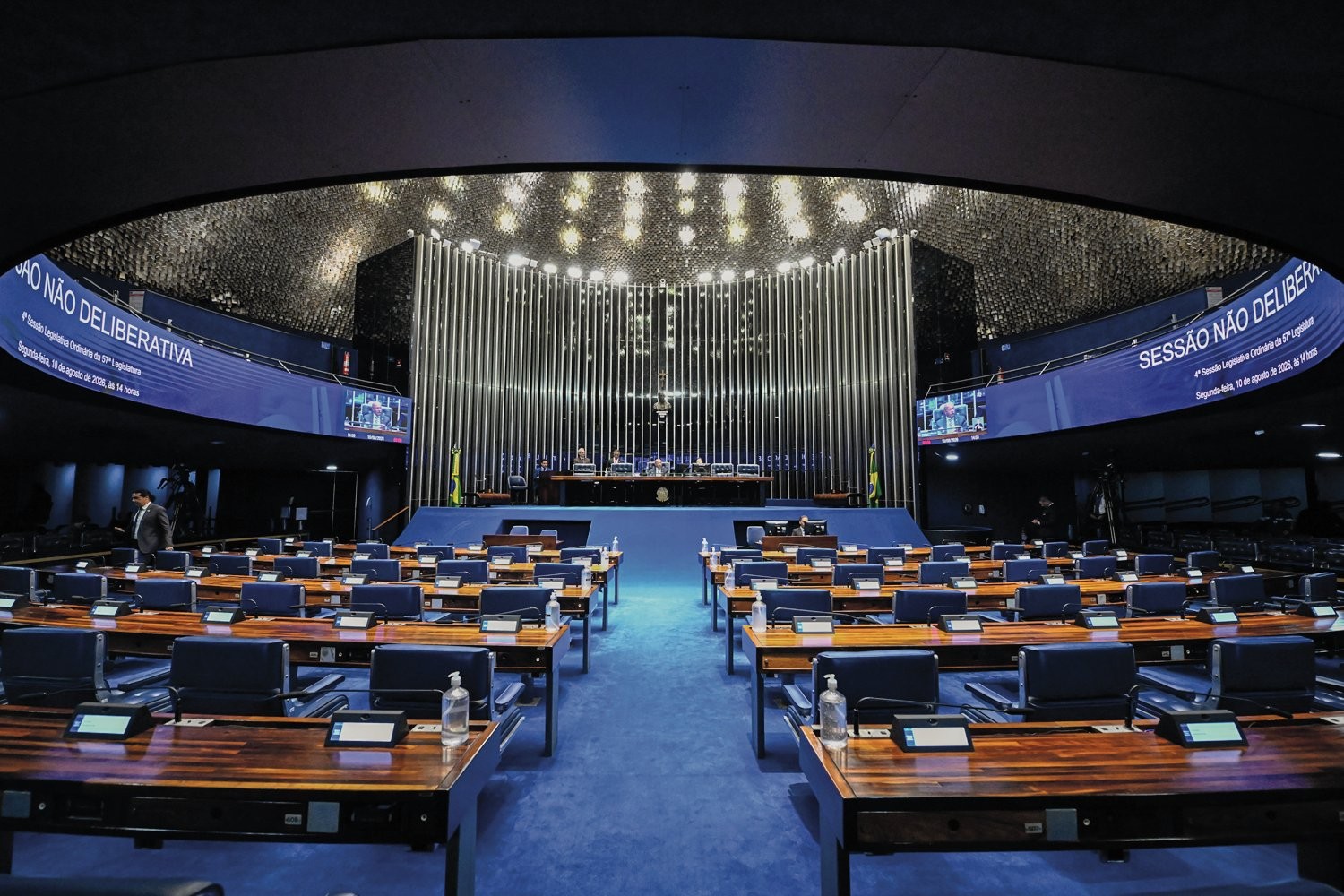 Projeções para o Senado em 2027 indicam liderança do PL