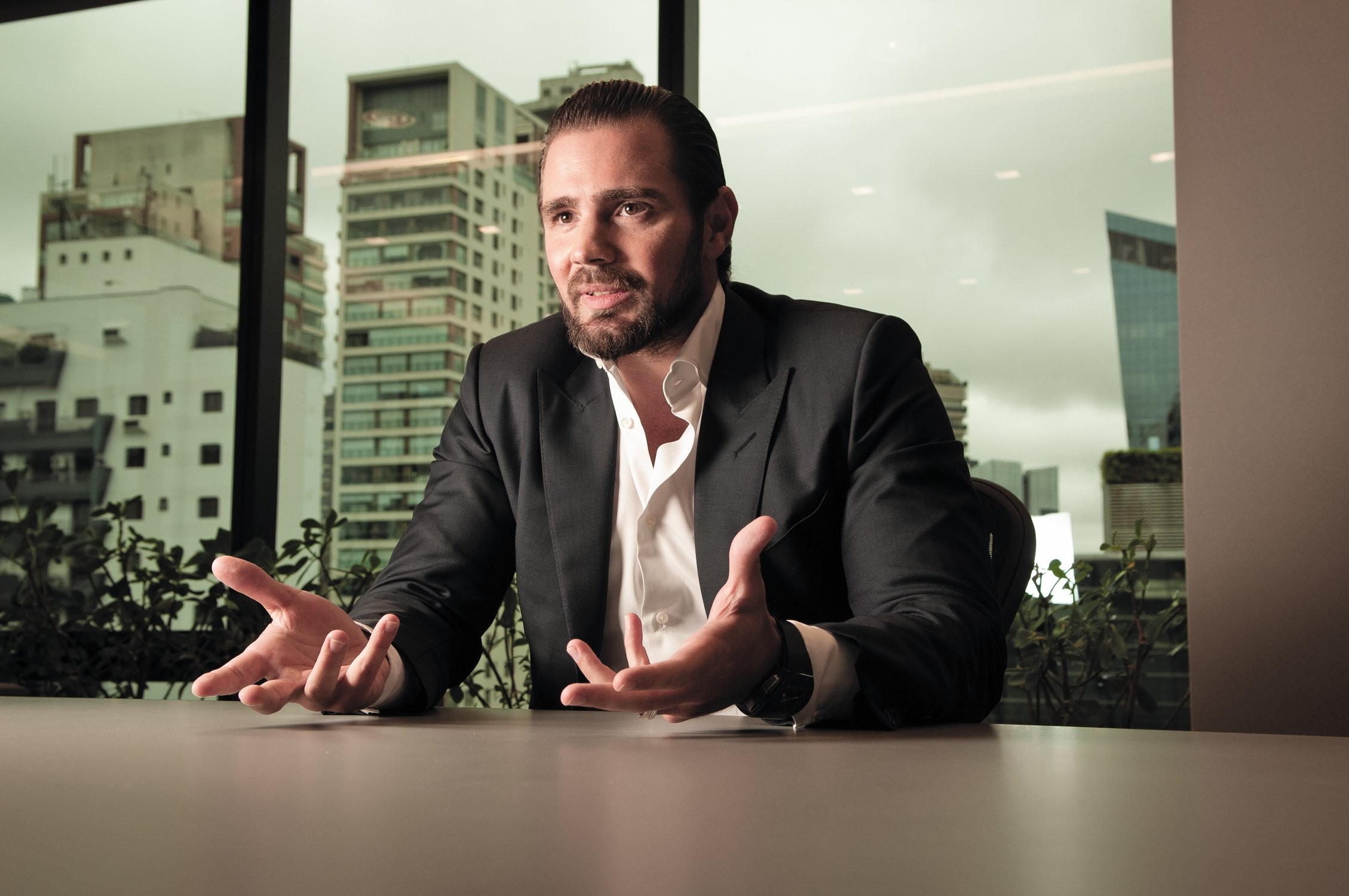 Mensagens revelam planos de Vorcaro para financiar viagem de diretor da PF a Londres