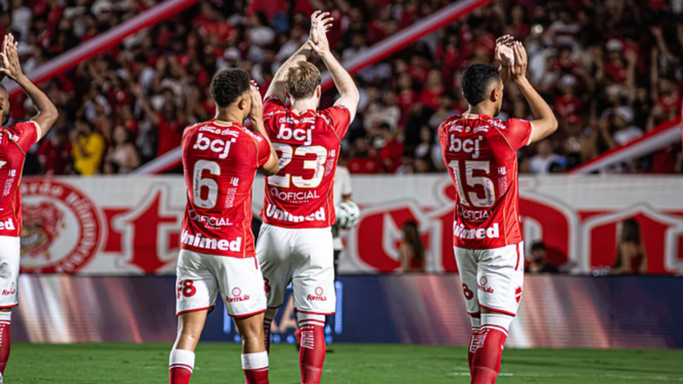 Vila Nova assume liderança da Série B e busca retorno à elite do futebol
