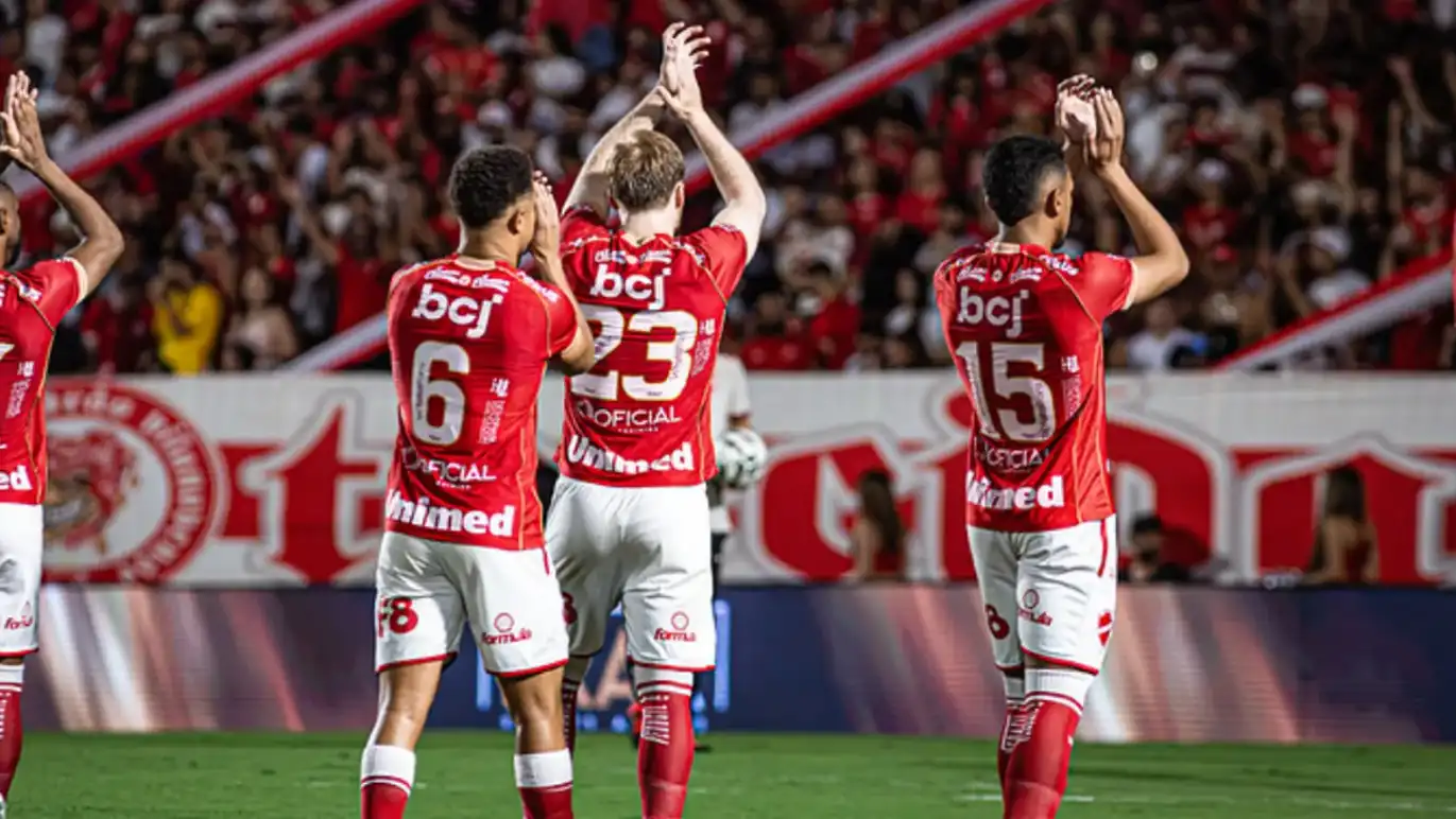 Imagem de Vila Nova assume liderança da Série B e busca retorno à elite do futebol