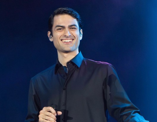 Matteo Bocelli se apresenta no Brasil e busca sua identidade musical
