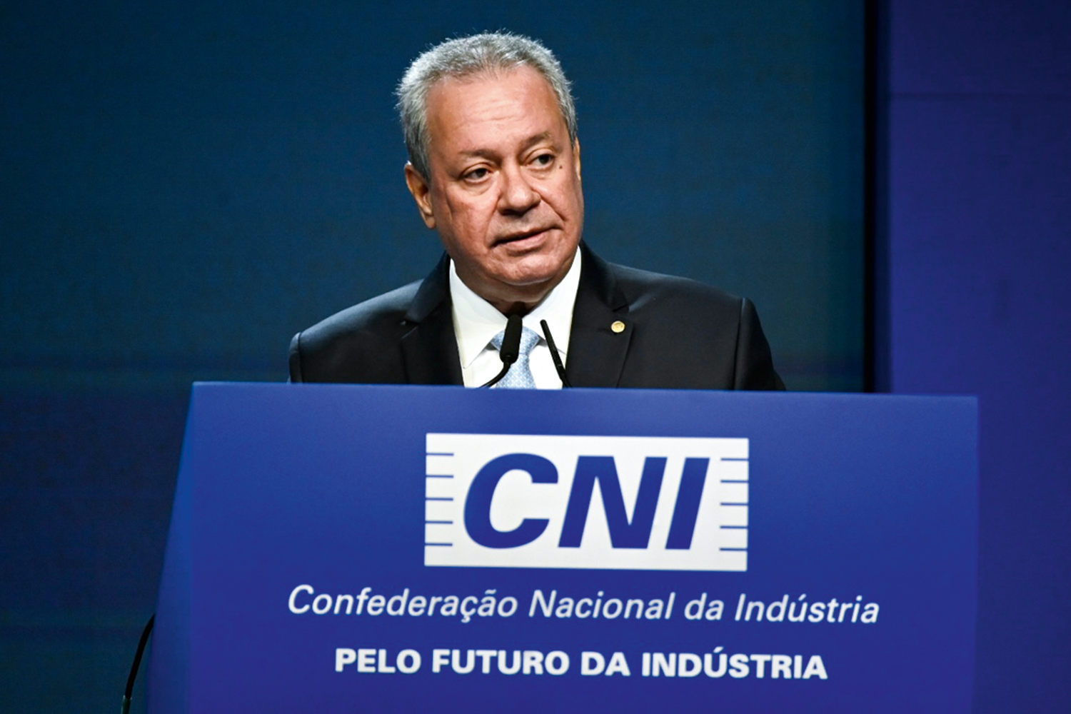 CNI expressa preocupação com a crise política e pede ação institucional enérgica