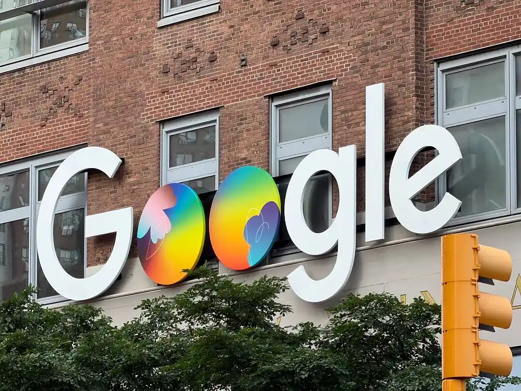Alphabet enfrenta queda de US$ 700 bilhões em valor de mercado por incertezas na IA