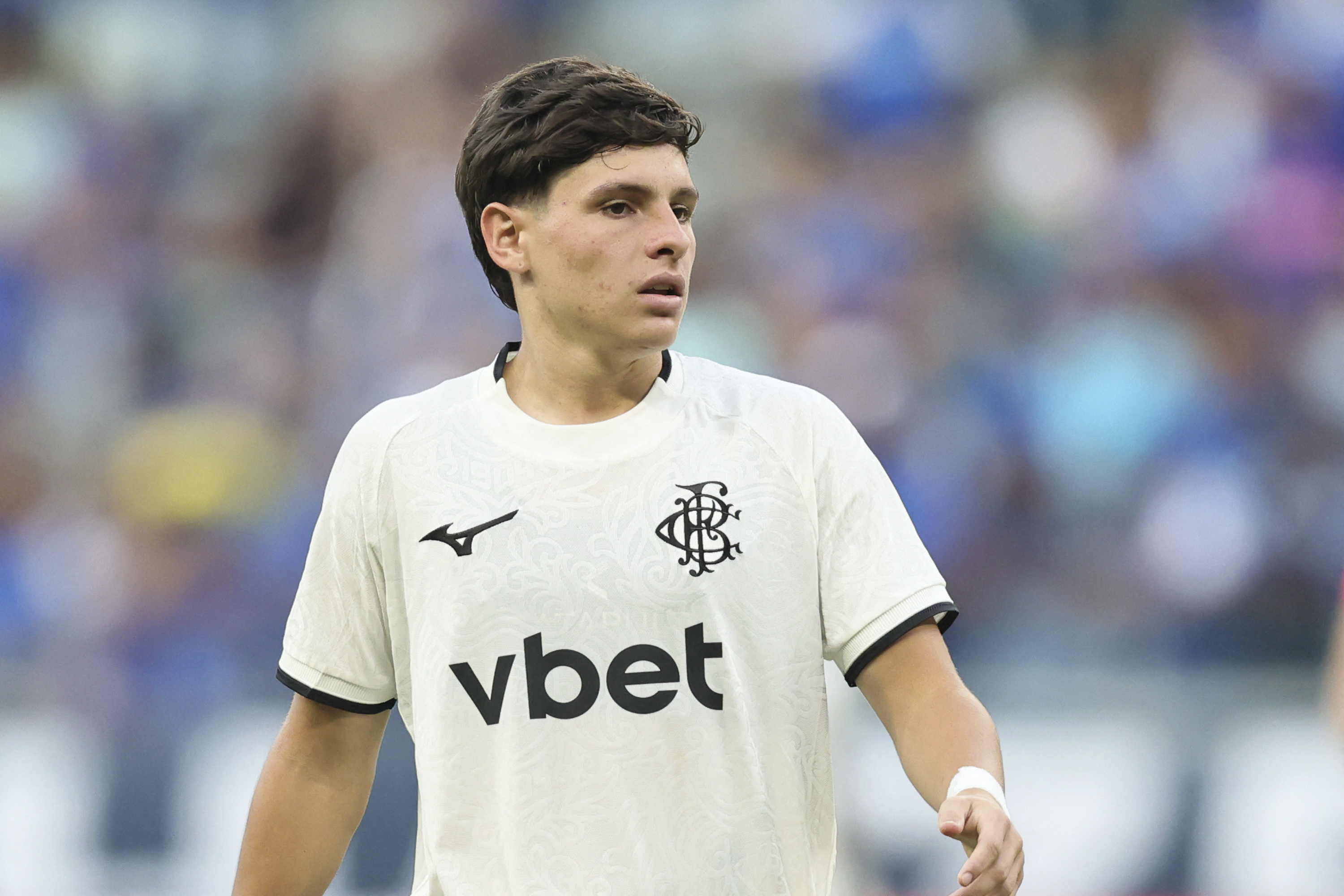 Bahia consulta sobre meia do Botafogo visando 2027
