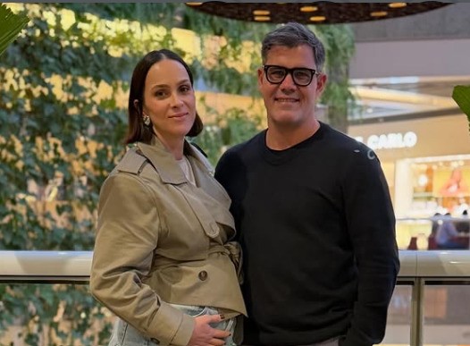 Letícia Cazarré defende cuidados com filha após críticas sobre nova gravidez