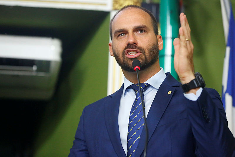 Apartamento de Eduardo Bolsonaro será leiloado no Rio de Janeiro