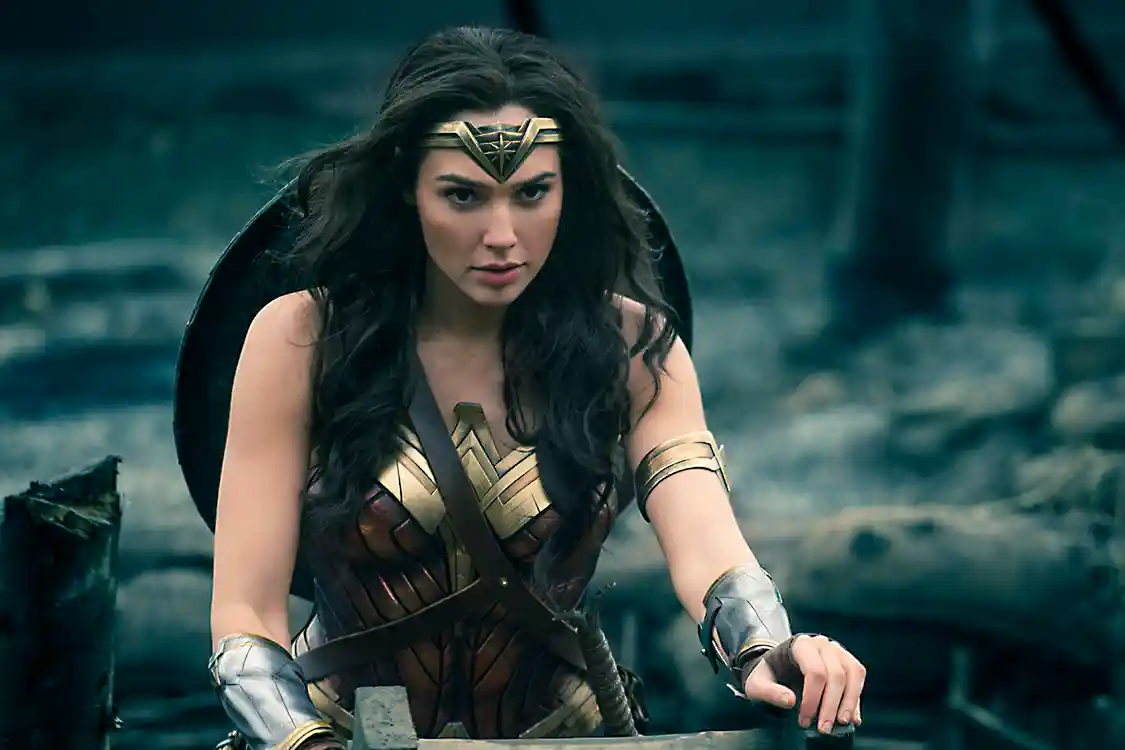 Gal Gadot comenta sobre sua saída da Mulher-Maravilha e as mudanças na DC