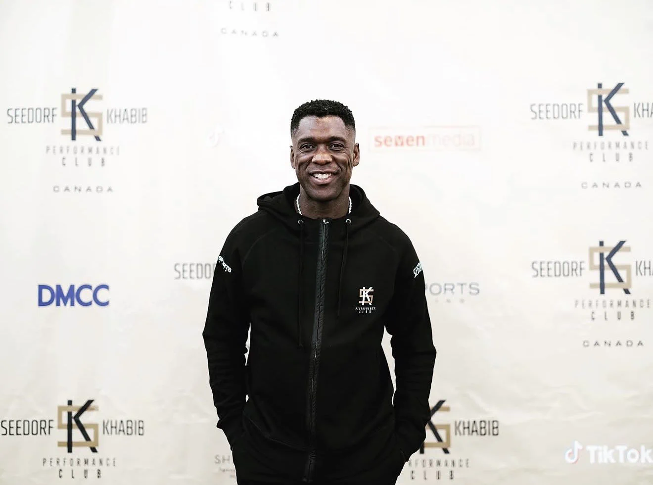 Clarence Seedorf é o novo treinador do Corinthians até 2027
