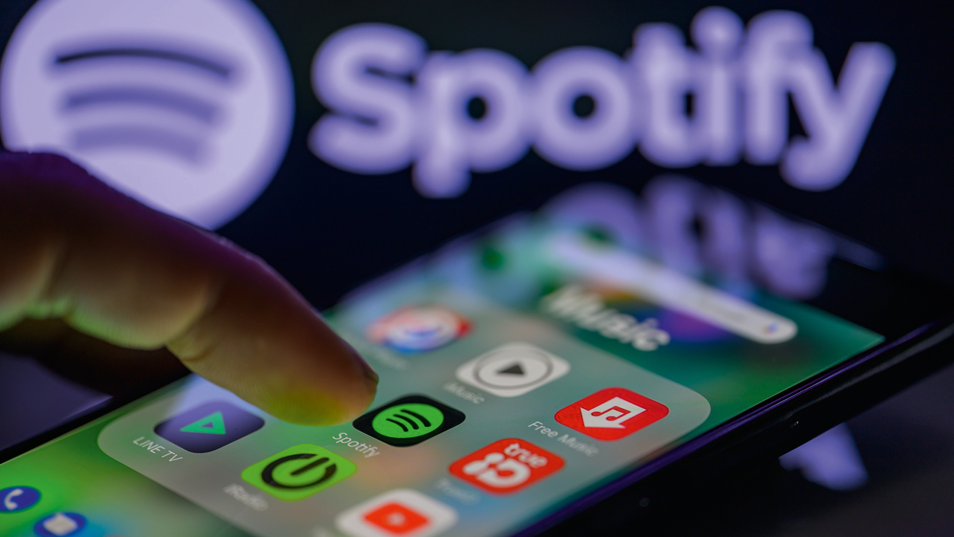 Spotify remove 50 milhões de músicas geradas por IA de suas recomendações