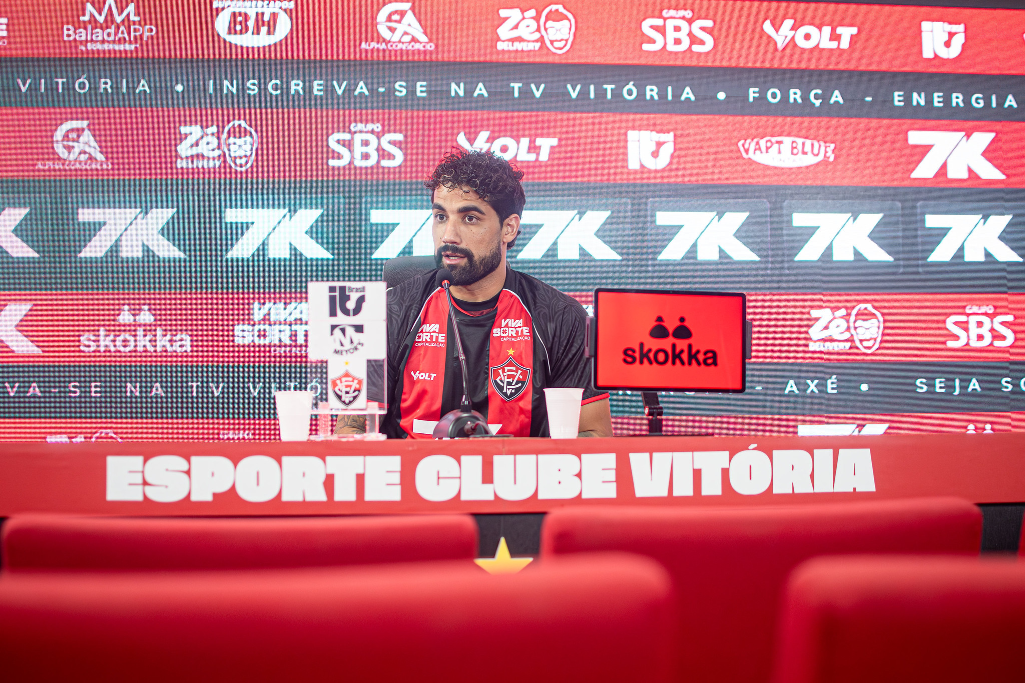 Vitória opta por zagueiro e deixa meio-campo fora da Copa do Brasil