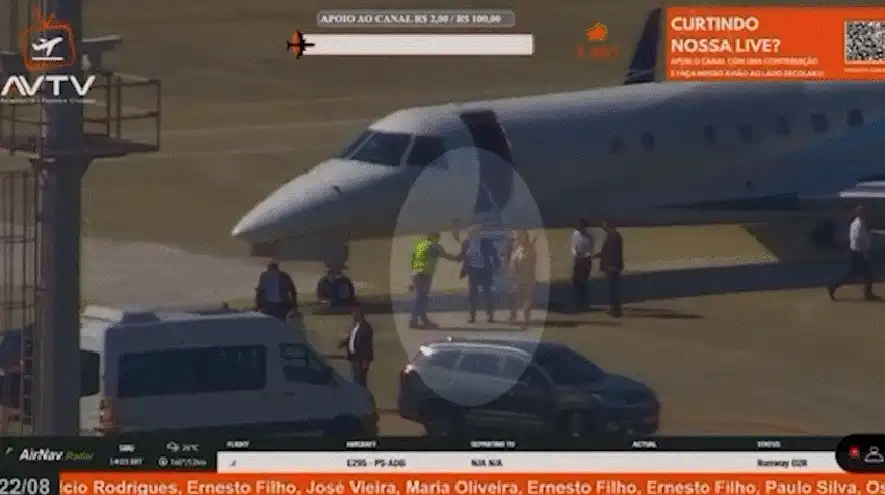 Imagem de Vídeo mostra Moraes desembarcando de jatinho de ex-banqueiro