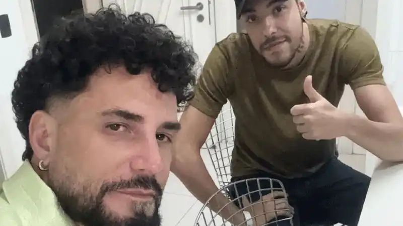 Imagem de Latino se defende após acusações do filho