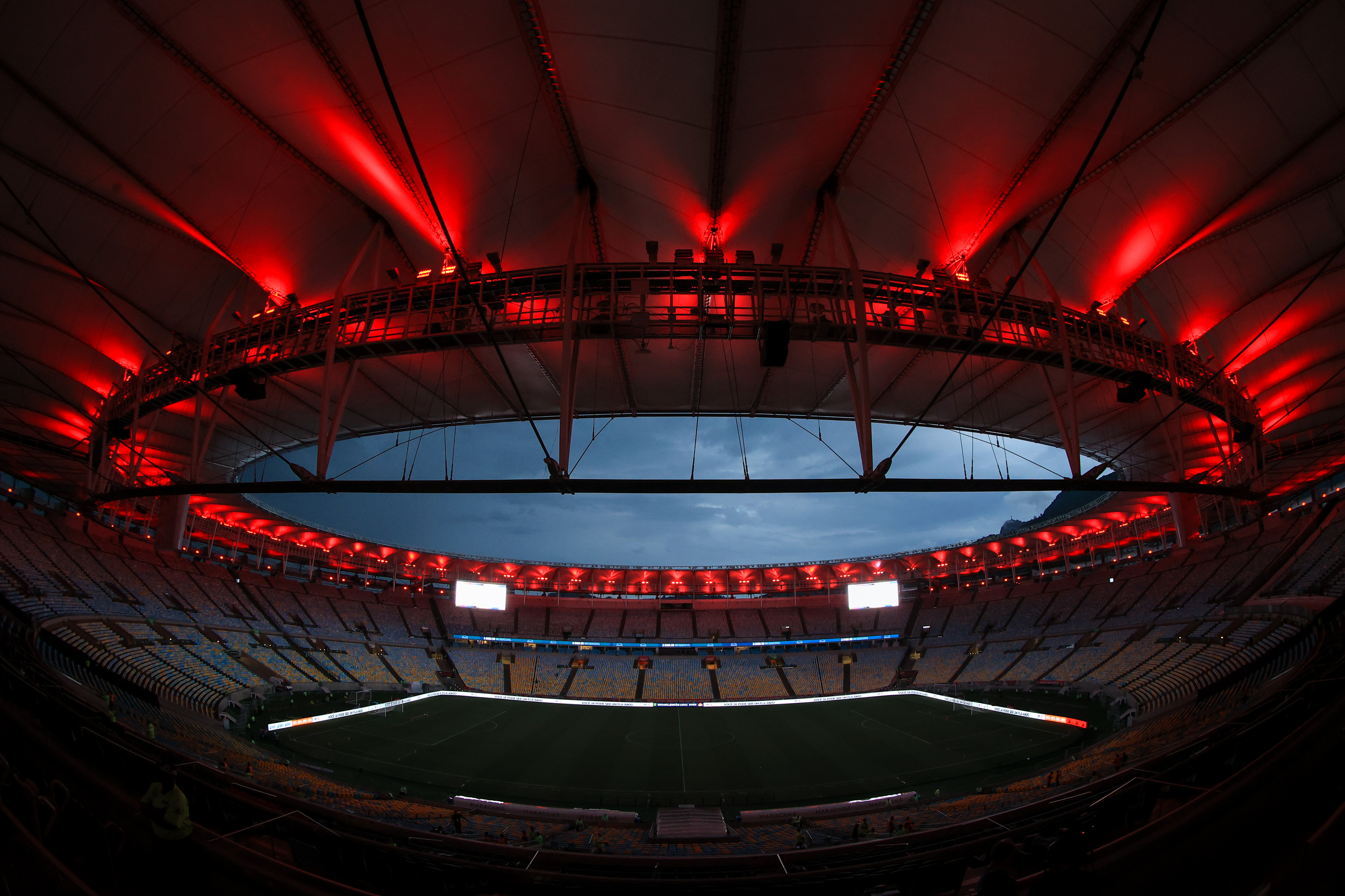 Flamengo e Corinthians se enfrentam no Maracanã pelo Brasileirão