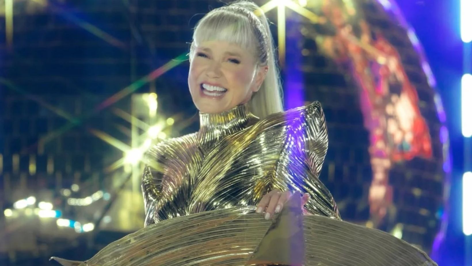 Xuxa responde a críticas sobre figurino ousado em show de despedida