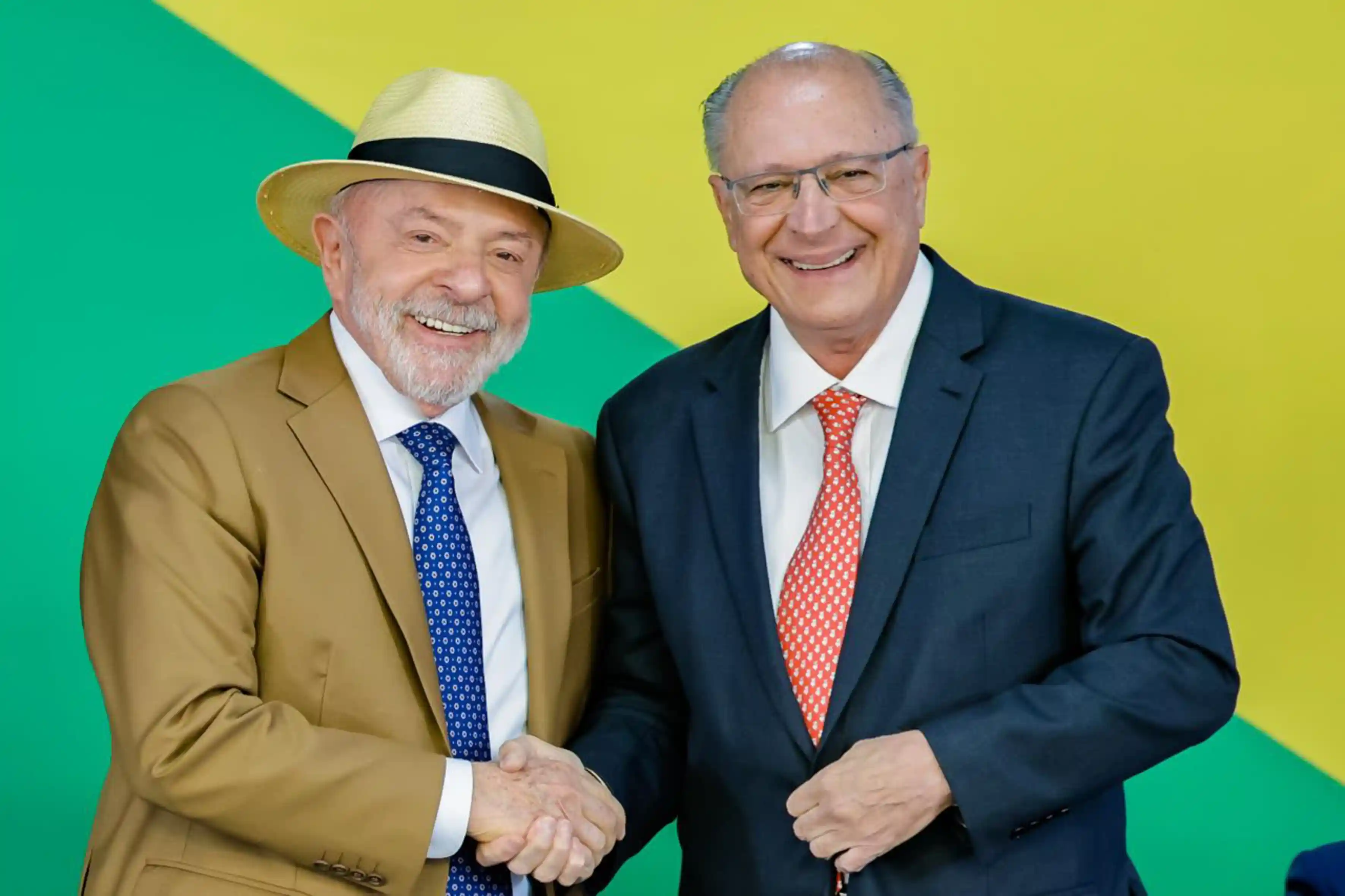 Plano de governo de Lula destaca soberania e políticas sociais
