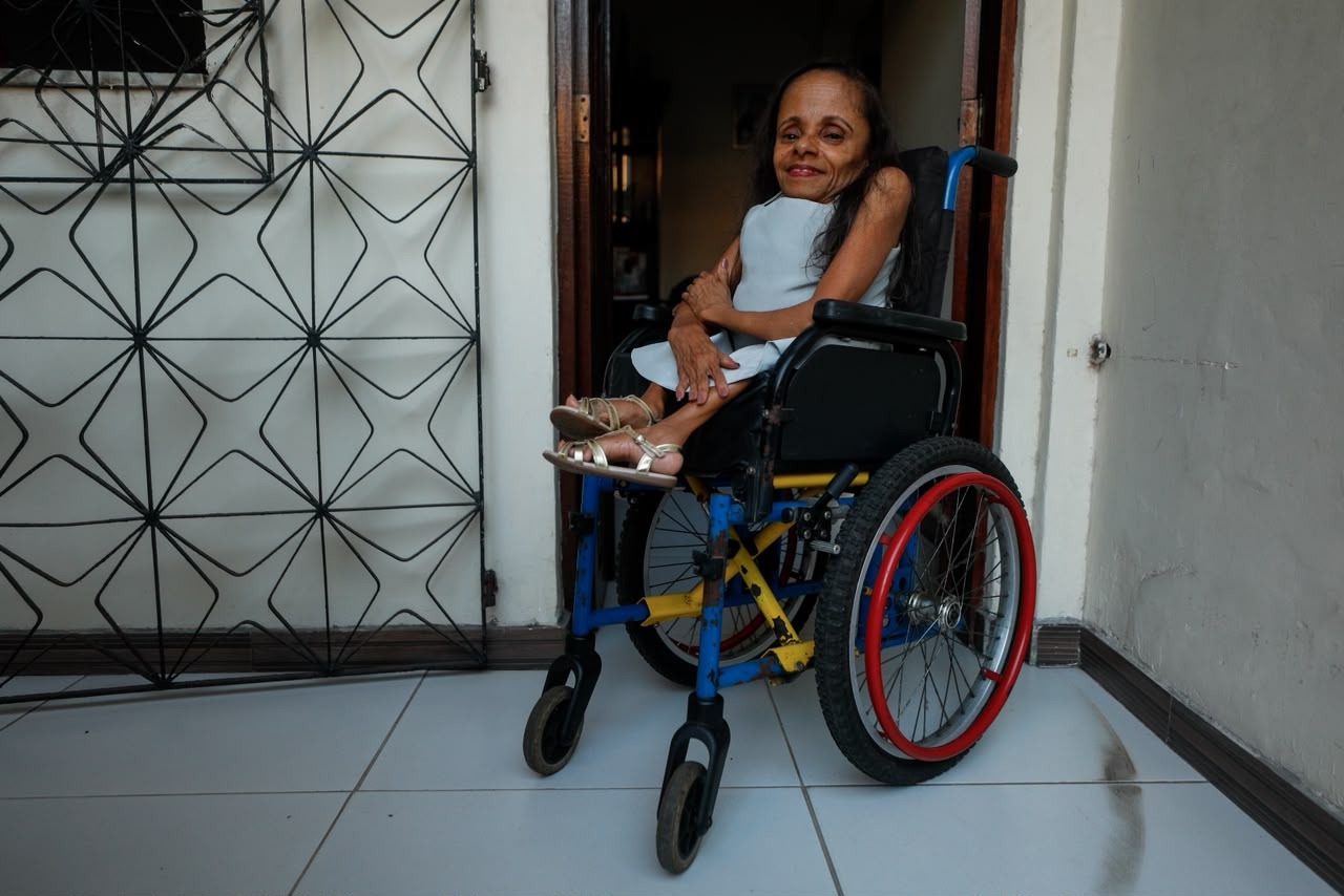 Psicóloga de 60 anos supera desafios e preconceitos com sua história de vida