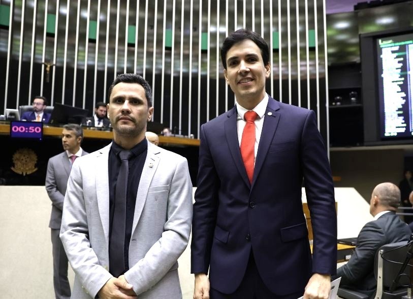 Republicanos-MG prioriza candidatura de Cleitinho Azevedo e recua em negociações com Marcelo Aro