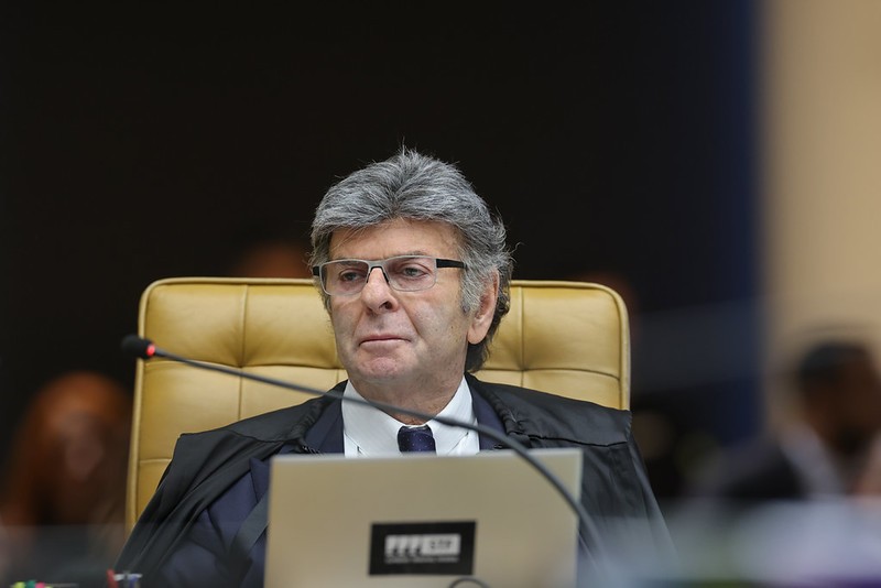 Fux responsabiliza Lula por situação da Polícia Federal que desafia ministros do STF