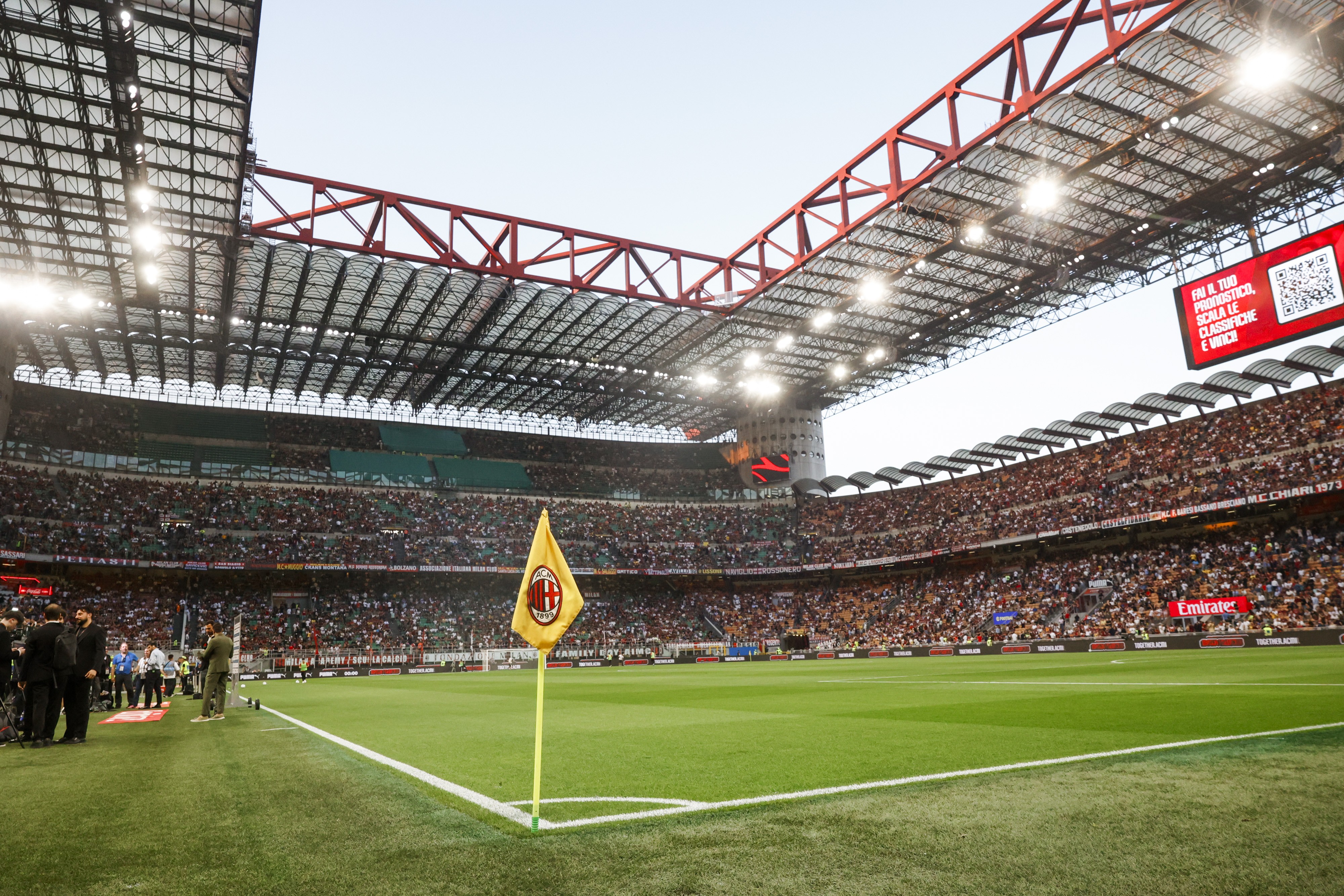 Milan enfrenta Benfica na Europa League