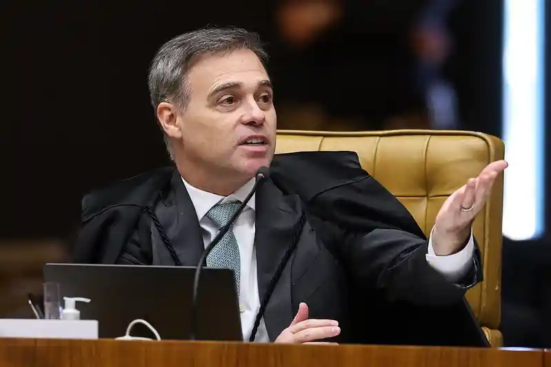 Mendonça solicita acesso ao inquérito das fake news para avaliar atos de Moraes