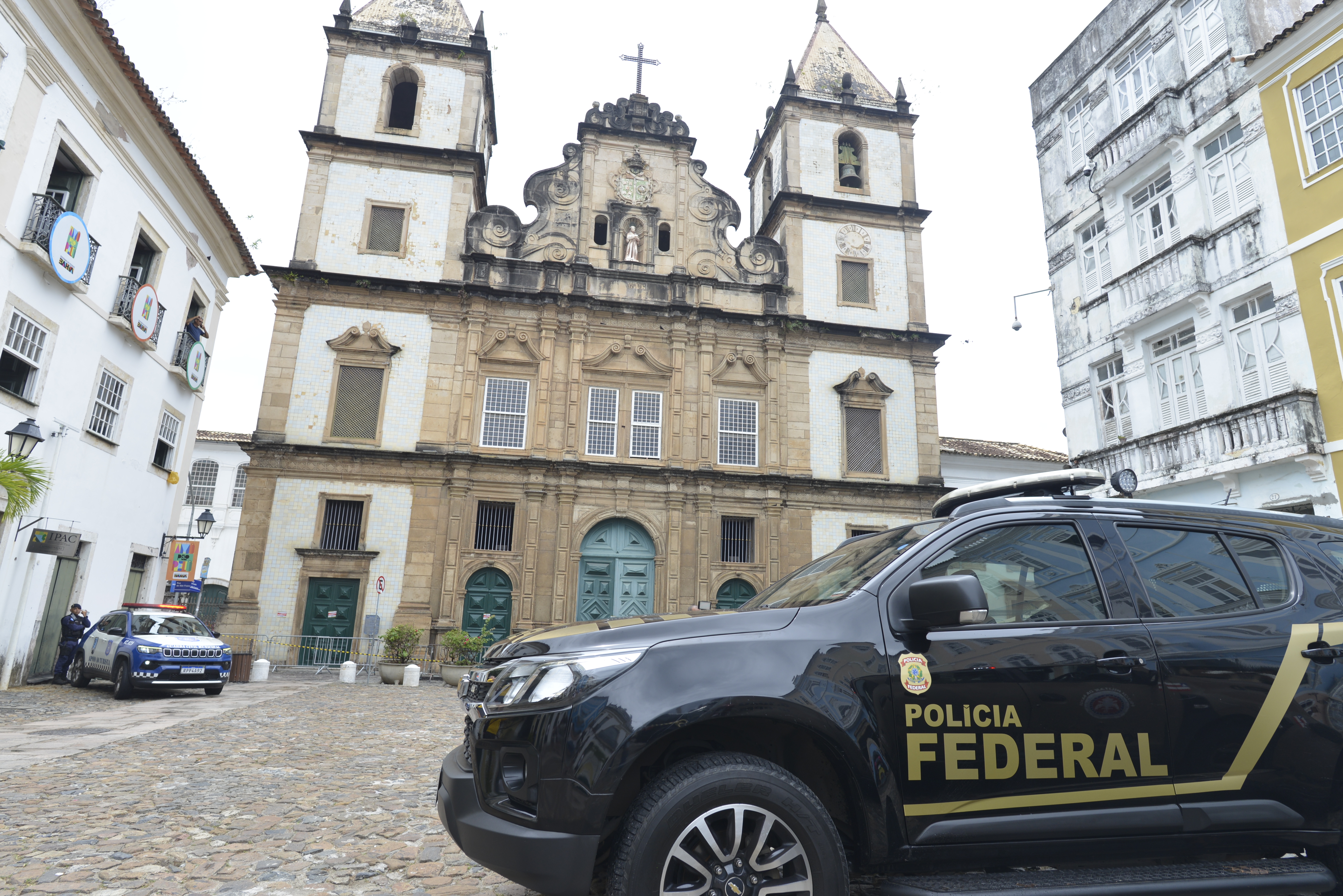 Polícia Federal realiza operação contra fraudes em licitações na Bahia