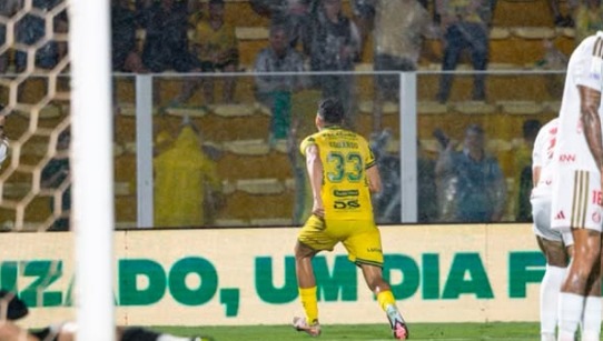 Mirassol supera Internacional e se afasta do rebaixamento