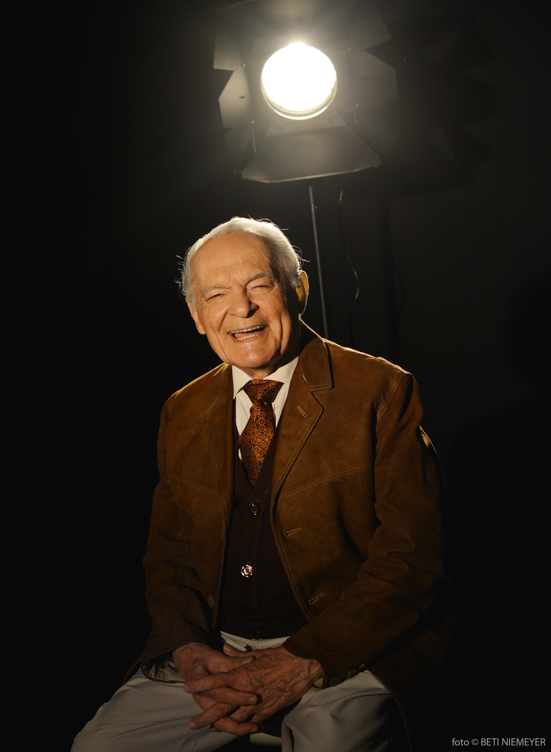 Othon Bastos apresenta monólogo em Brasília