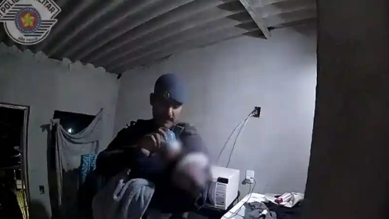 Mãe usa pedido de pizza para denunciar agressões e resgatar bebê de 3 meses