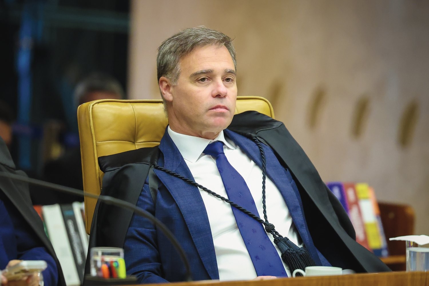 Ministro do STF afasta diretor-geral da Polícia Federal