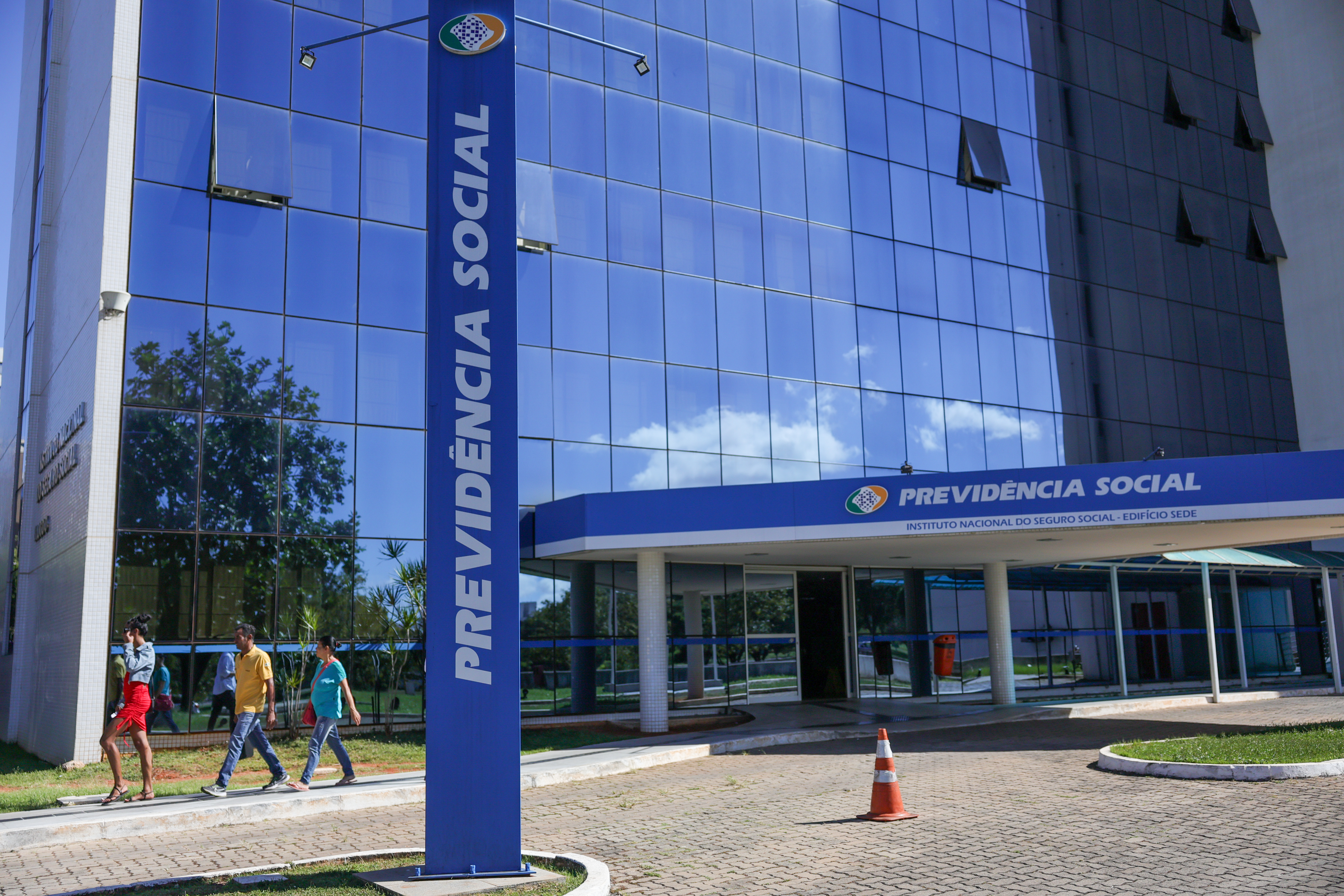 MPF investiga irregularidades da Crefisa no INSS