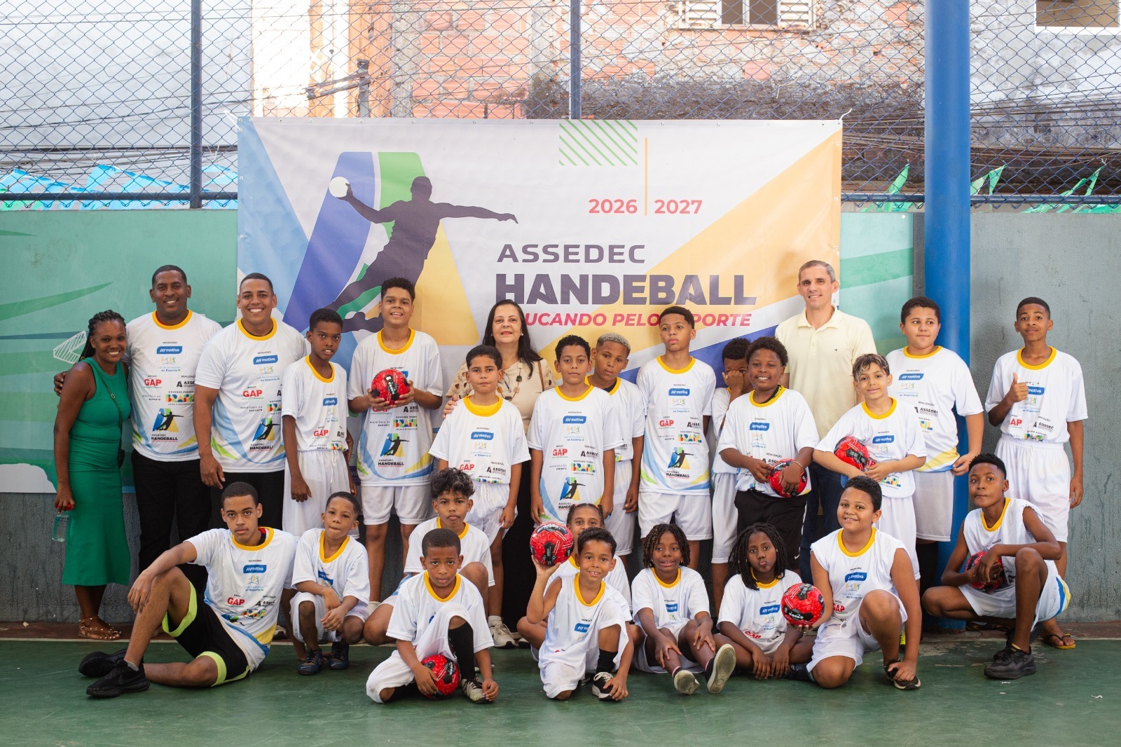 Inscrições para aulas gratuitas de handebol em Salvador