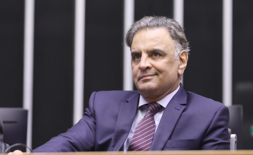 Aécio Neves confirma candidatura ao Senado por Minas Gerais