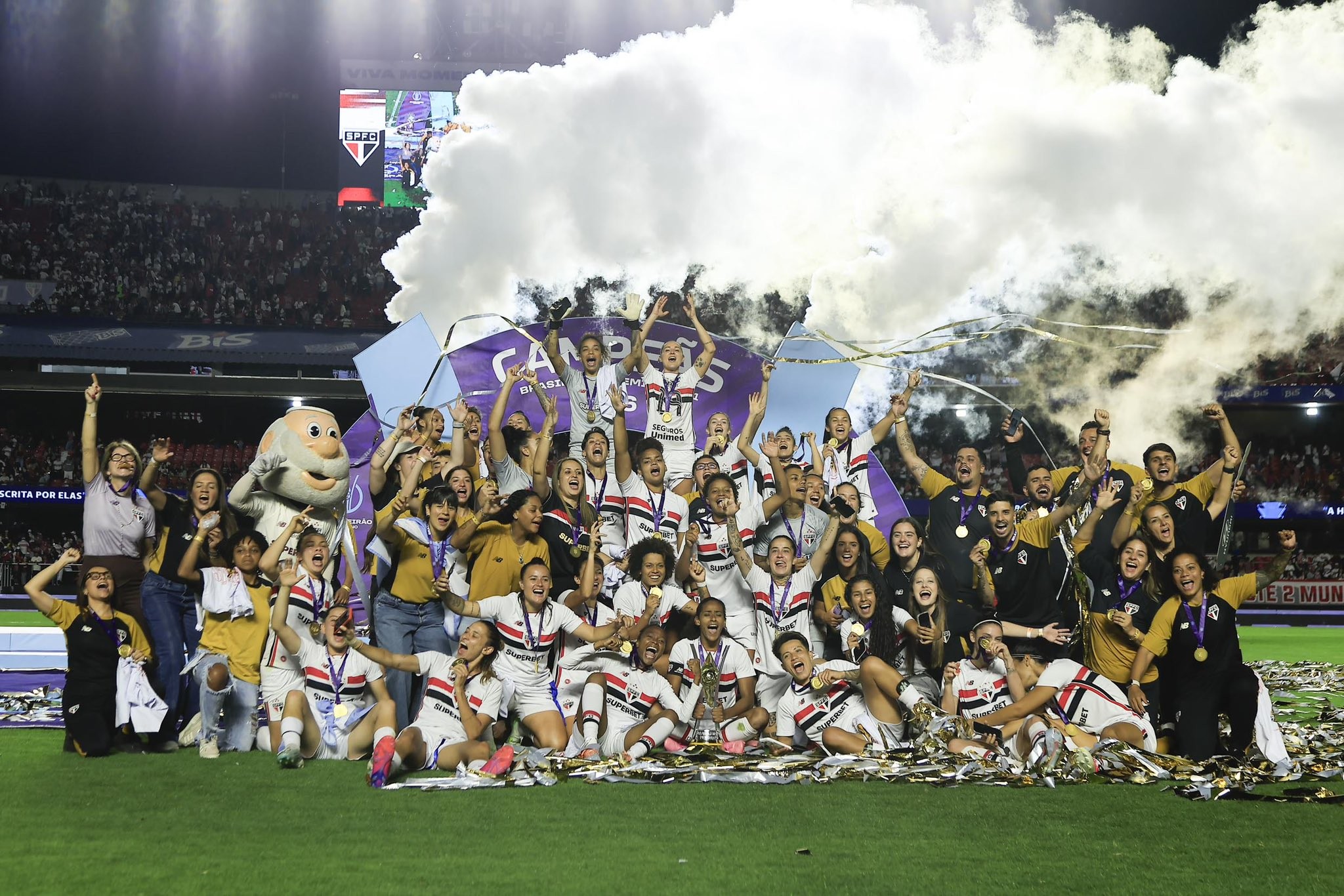São Paulo é campeão do Brasileirão Feminino após empate com o Corinthians