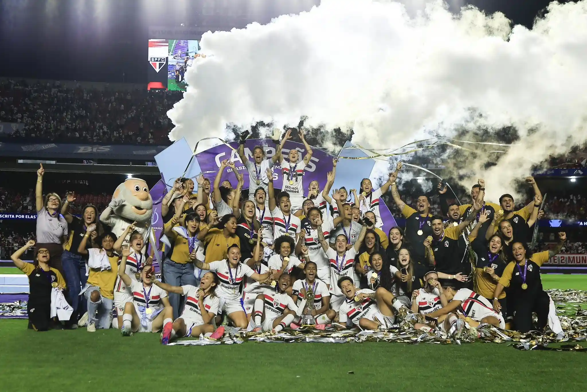 São Paulo é campeão do Brasileirão Feminino após empate com o Corinthians