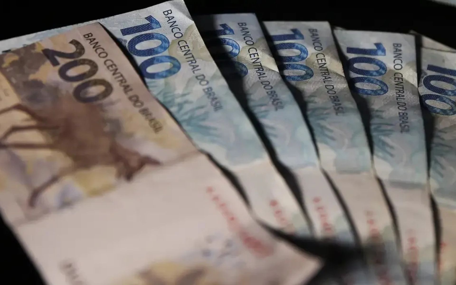 Governo Federal anuncia auxílio extra para famílias com renda de até R$ 3.242