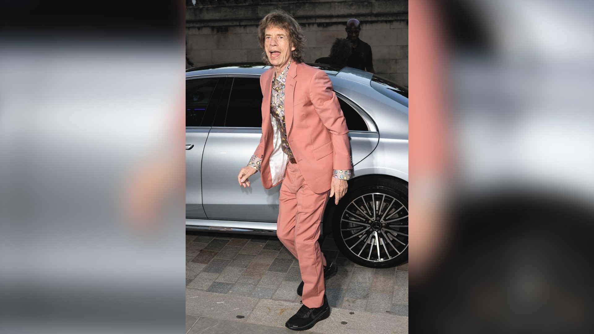 Mick Jagger pratica balé para manter a forma aos 83 anos